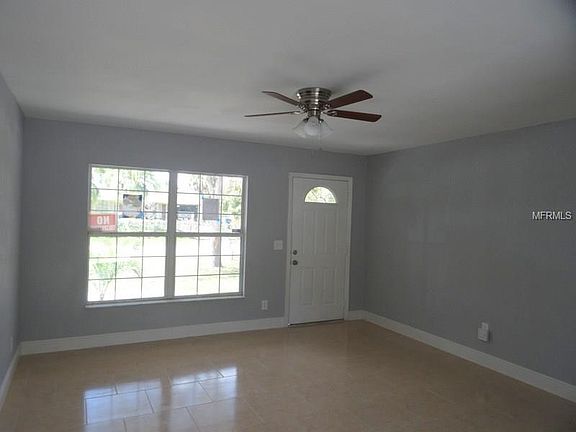 3rd image of 10707 N Dixon Ave