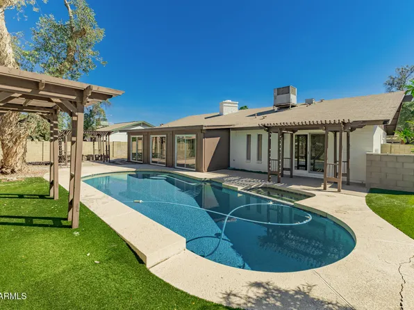 2122 S ASH Circle, Mesa, AZ 85202