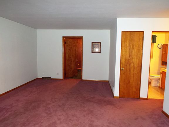 3rd image of 3940 Stratford Blvd