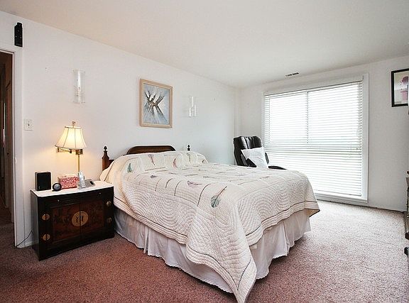 5th image of 200 Park Ave APT 418