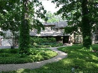 1731 Ridgewood Ln E, Glenview, IL 60025