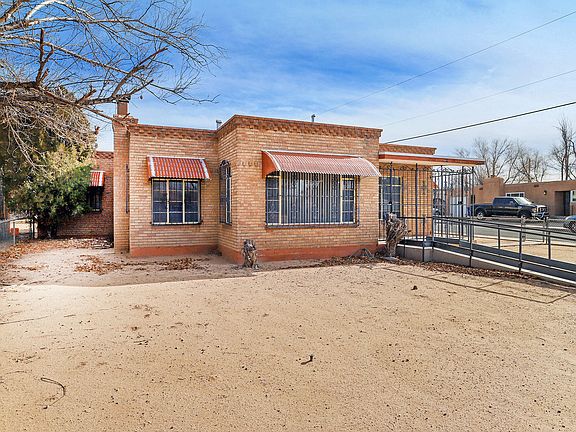 3rd image of 544 Cagua Dr SE