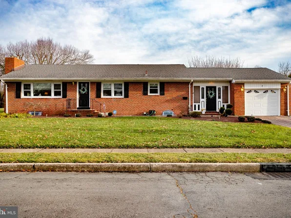 7 Elkshead Ter, Hamilton, NJ 08620