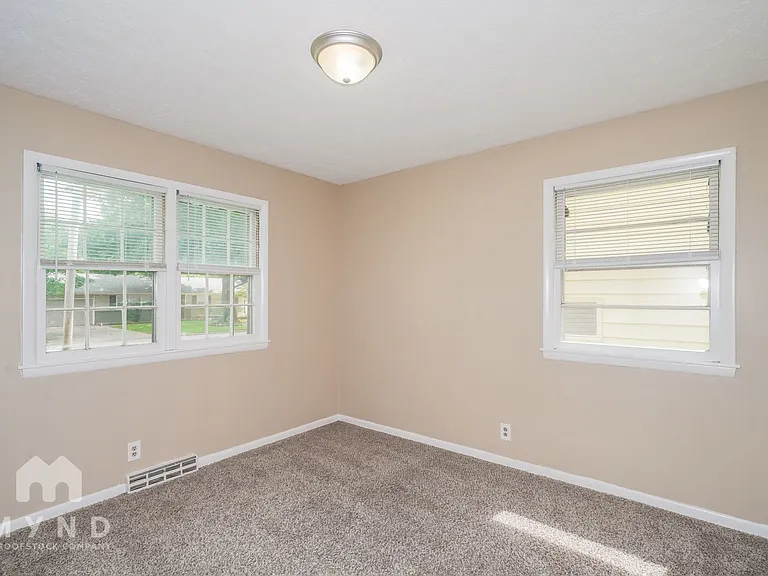 1258 E Edgewood St — Photo 15