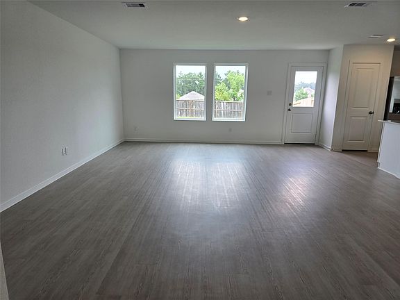 5th image of 25560 Blossom Ct