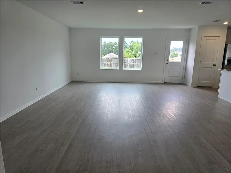 25560 Blossom Ct — Photo 5