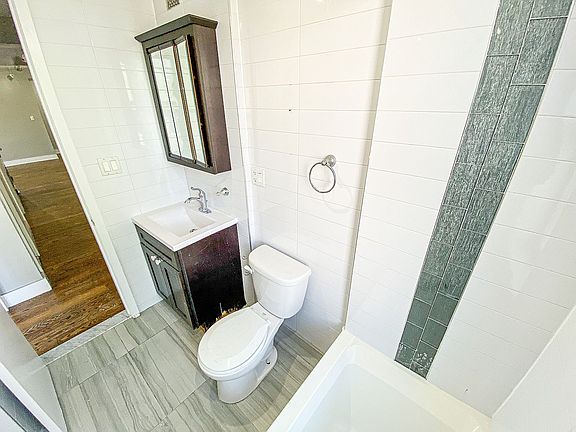 4th image of 466 Concord Ave #6C