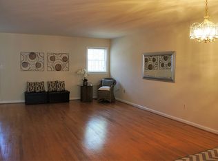 2112 N Tazewell Ct, Arlington, VA 22207
