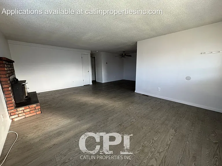 410 Brierwood Ct SE — Photo 2
