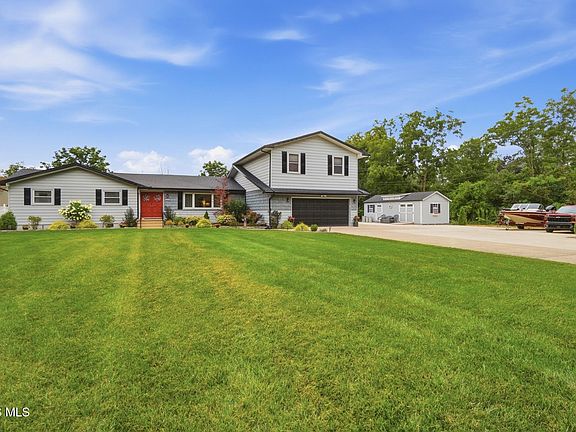 3rd image of 25283 Thompson Rd