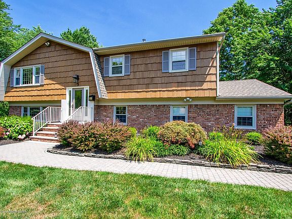2nd image of 3 Copperfield Ct
