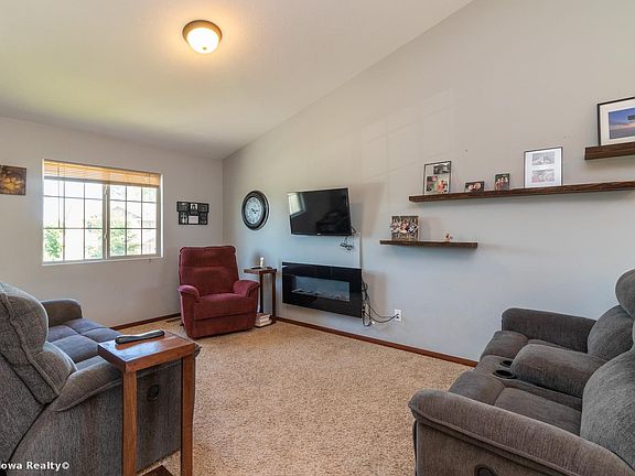 4th image of 607 E Norwood Ave