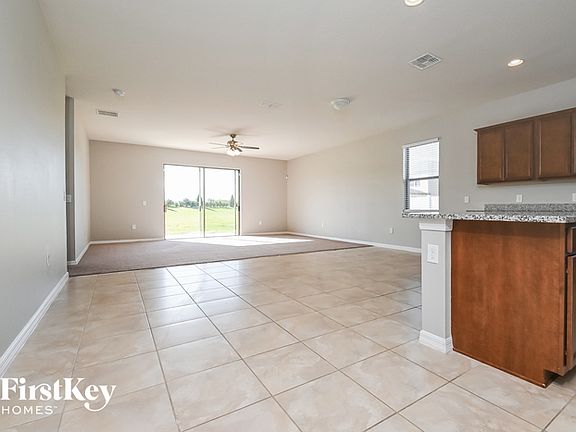 4th image of 5111 Claremont Ct