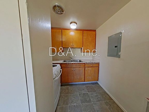 4th image of 435 SW 9th St