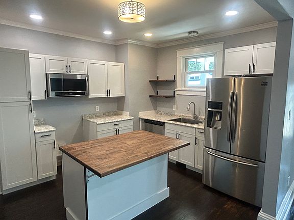 5th image of 205 Girard St