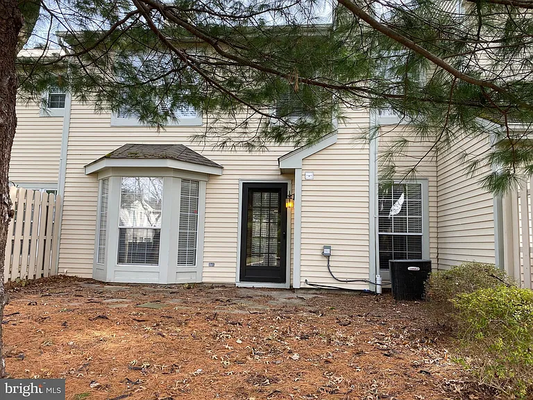 4 Kensington Ct — Photo 36