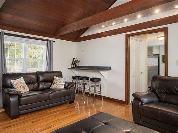 4th image of 9 Mount Airy Ct
