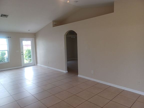 5th image of 1308 NE 16th Pl