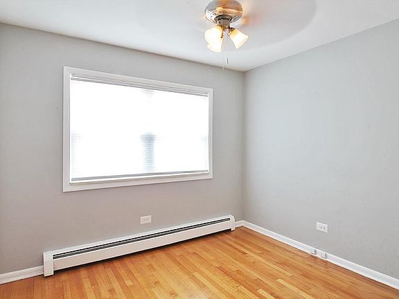 3rd image of 133 Rockford Ave APT 6