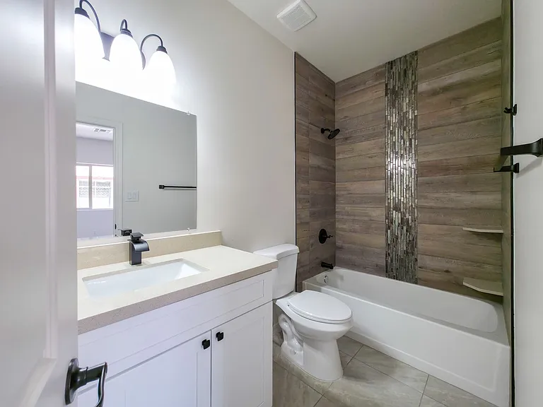 347 E George St — Photo 24