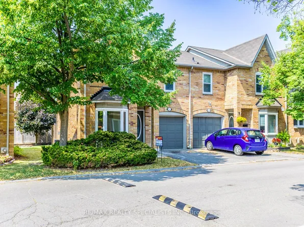 5865 Dalebrook Cres #13B, Mississauga, ON L5M 5X1