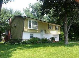 10 Maple Ln, Athens, NY 12015