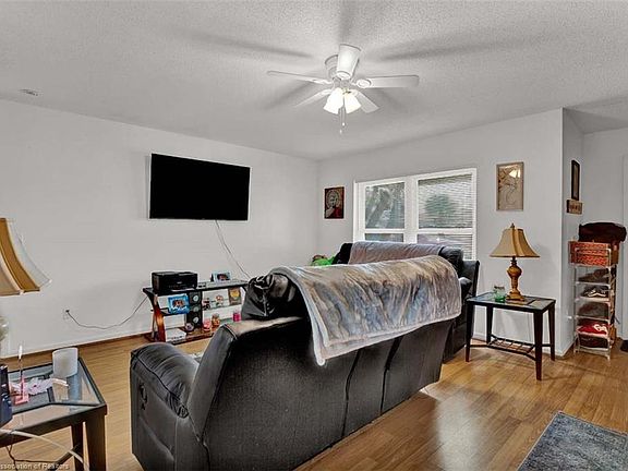 4th image of 3804 Huntwicke Blvd