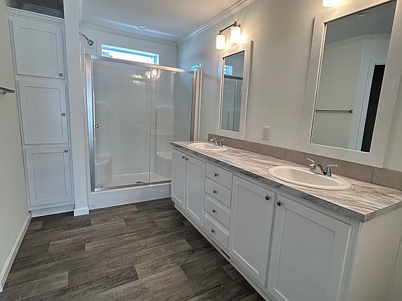 3rd image of 657 N Gallery Dr