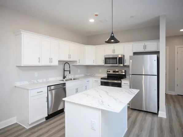 The Goodyear Mansion & Residences