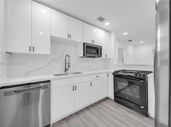 6351 NW 38th Ter, Virginia Gardens, FL 33166