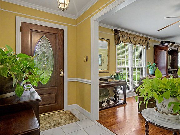 2nd image of 1732 Marbury Ln