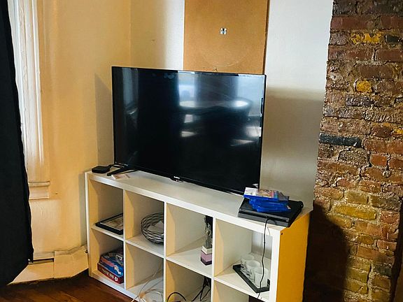 4th image of 42 Wales Ave APT 1