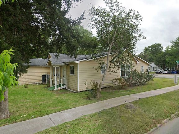 3rd image of 1101 6th St