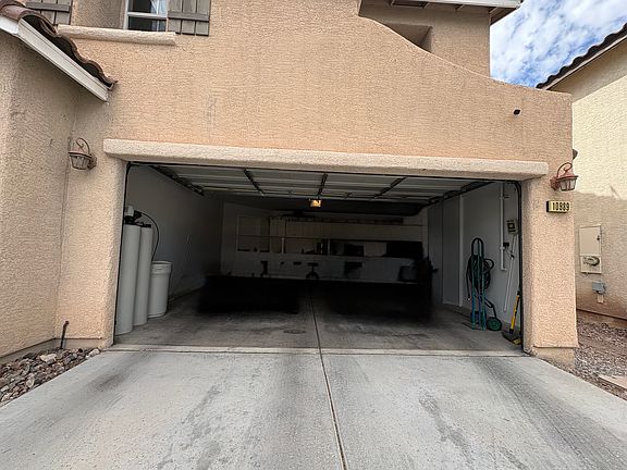 3rd image of 10989 African Sunset St