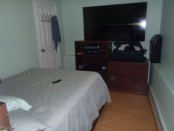 5th image of 527 Franklin Ave
