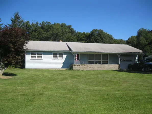 11 Hampton Heights Rd, Lafayette, NJ 07848