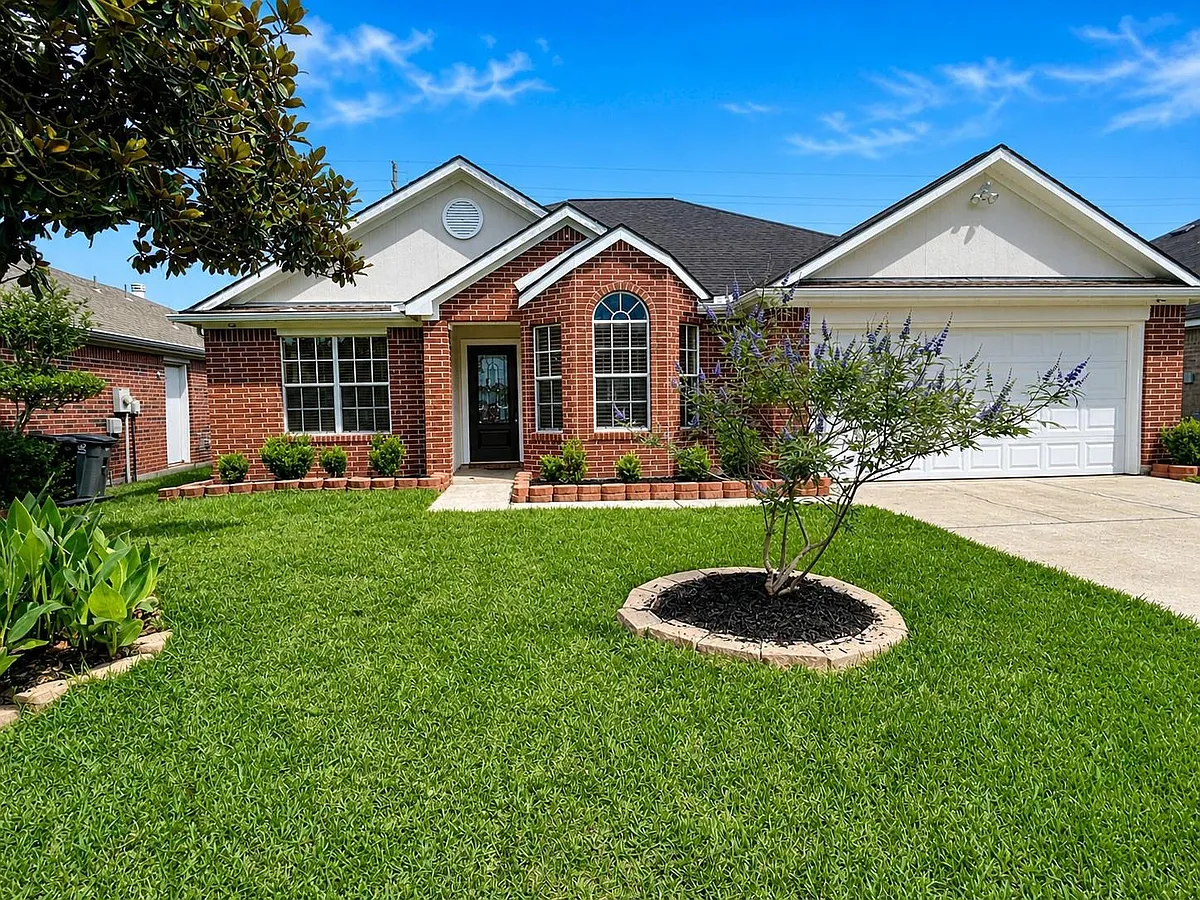 Building Photo - 18523 Spinney Lane Dr