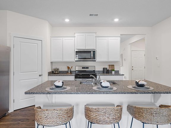3rd image of 4335 Scenic Meadow Dr NE