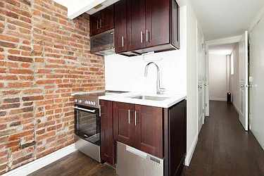 Rented by R New York