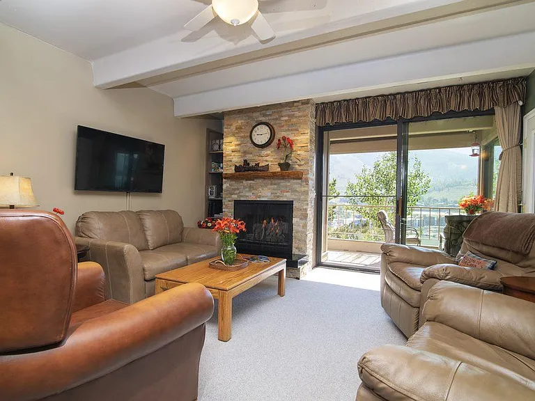 220 E La Bonte St #319 — Photo 6