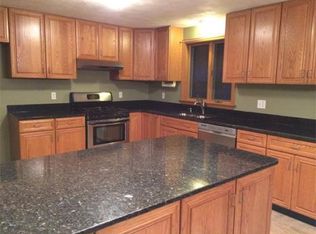 10 Grandview Ave, Burlington, MA 01803