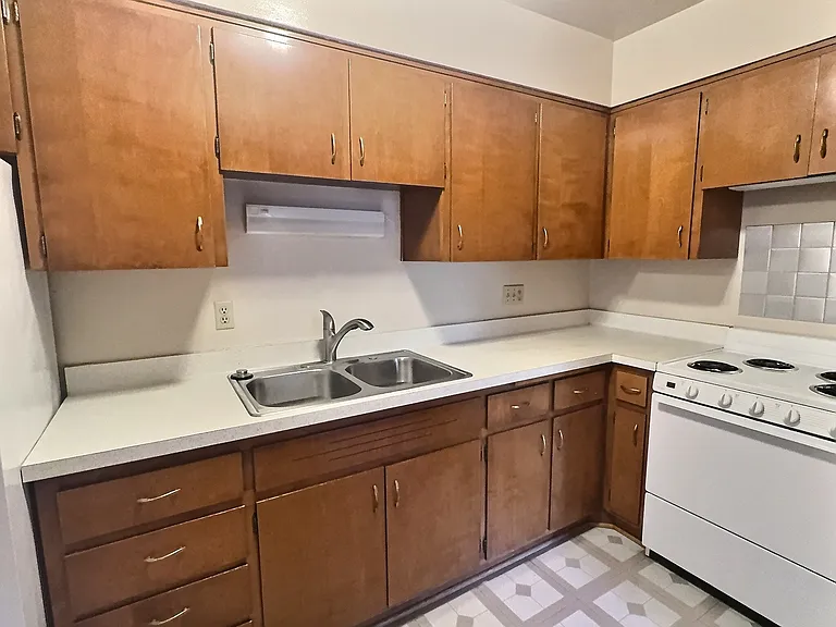 120 W Slifer St #5 — Photo 5