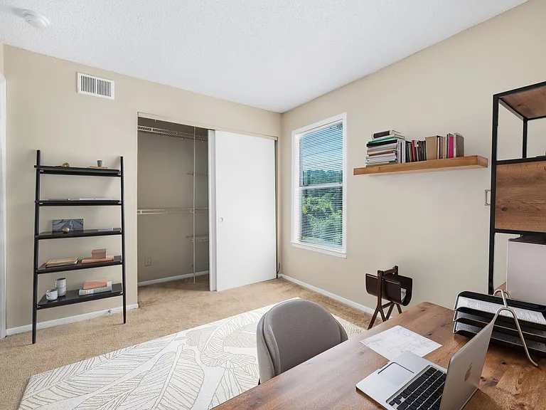 Lauren - 2 Bed / 1 Bath - 872 Sq.Ft.