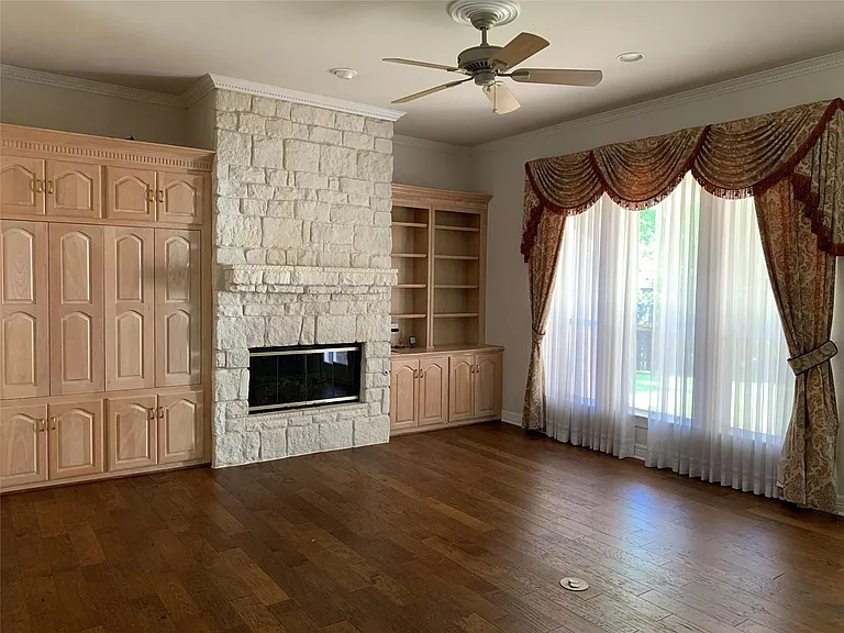 17906 Old Preston Ct — Photo 32