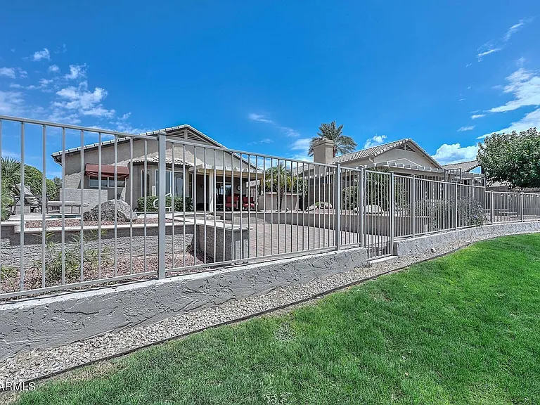 10509 W Runion Dr — Photo 38