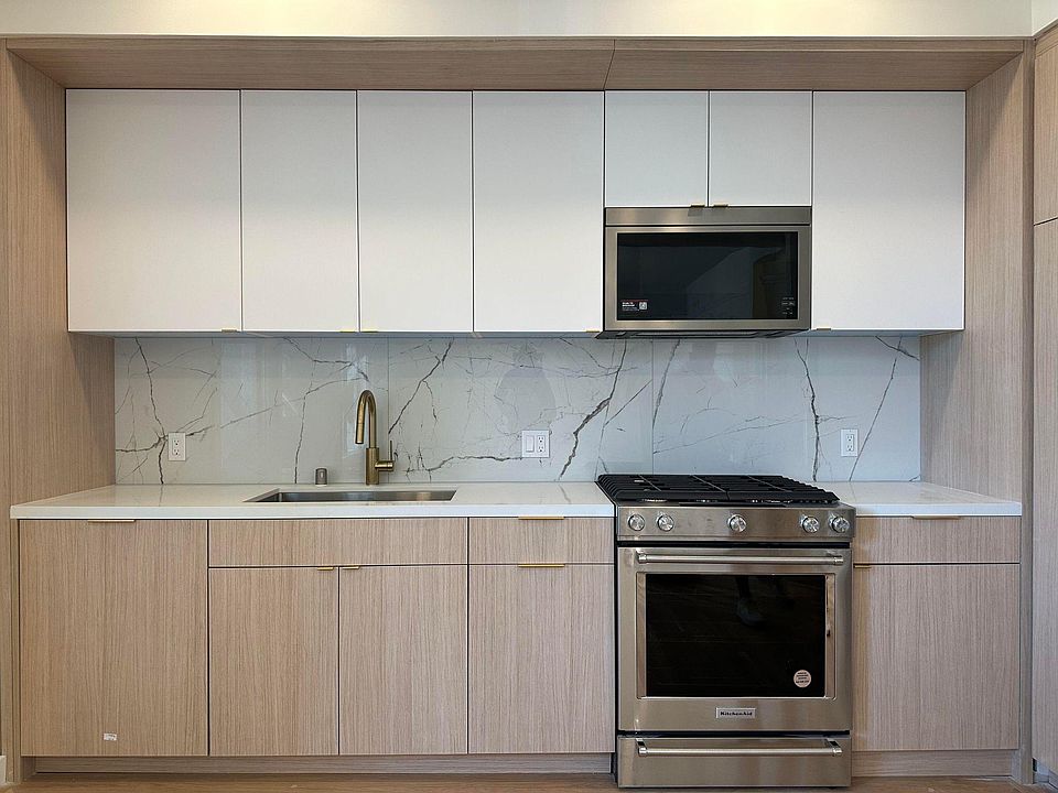 1st image of 2466 Greenwich St