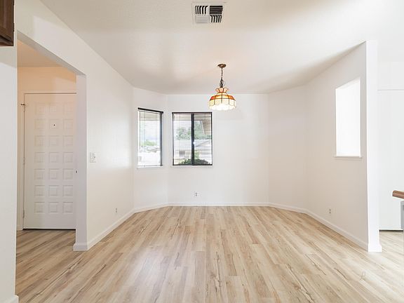 5th image of 3624 Silverwood St