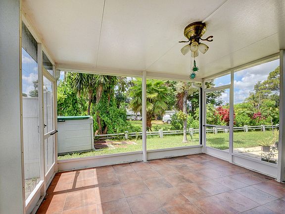 5th image of 4378 Beech Circle