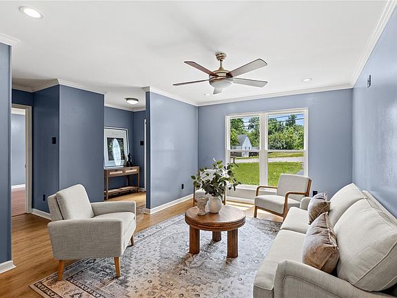 2nd image of 10547 Hobday Ave