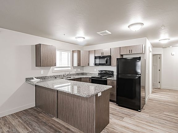 5th image of 3672 Lena Ave #2